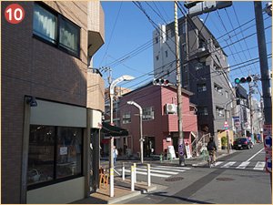 北口駅前の日大通り商店街